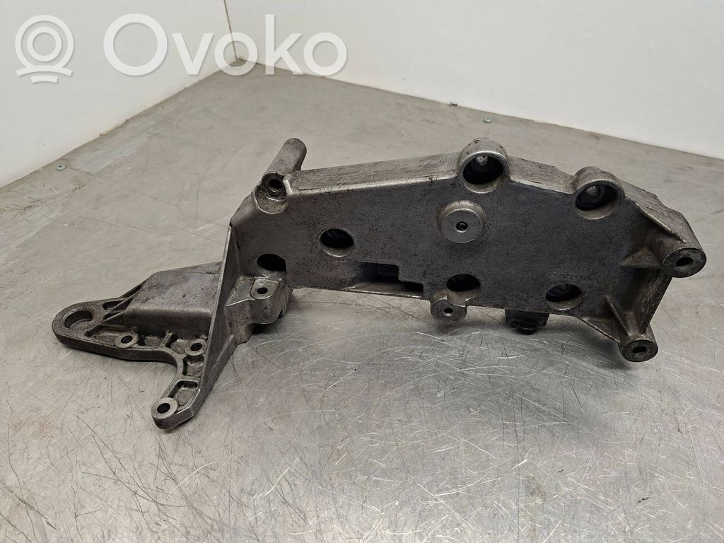 Volvo XC70 Variklio tvirtinimo kronšteinas 