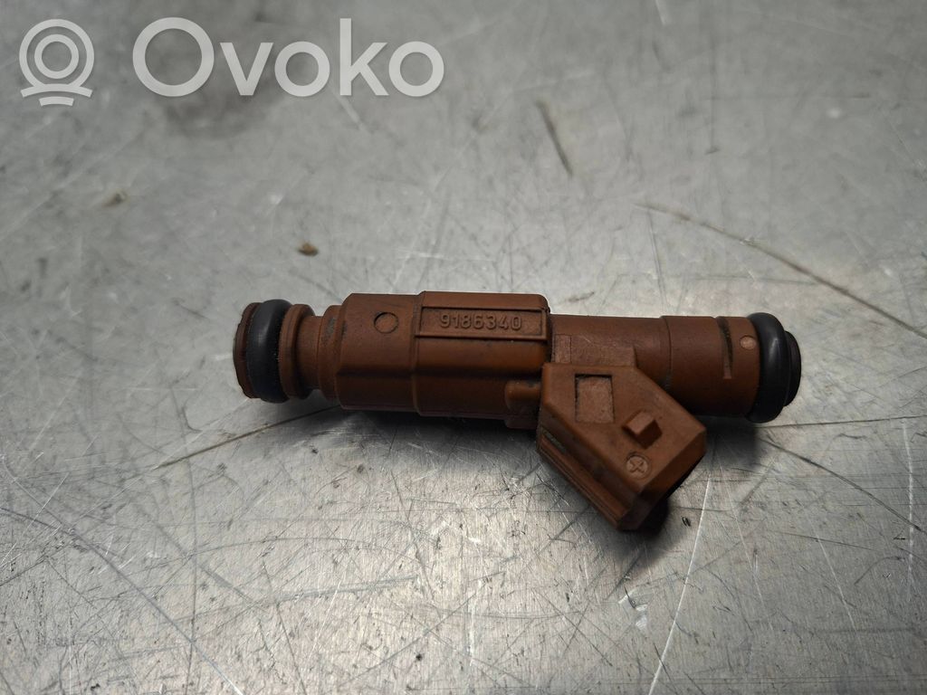 Volvo XC70 Fuel injector 