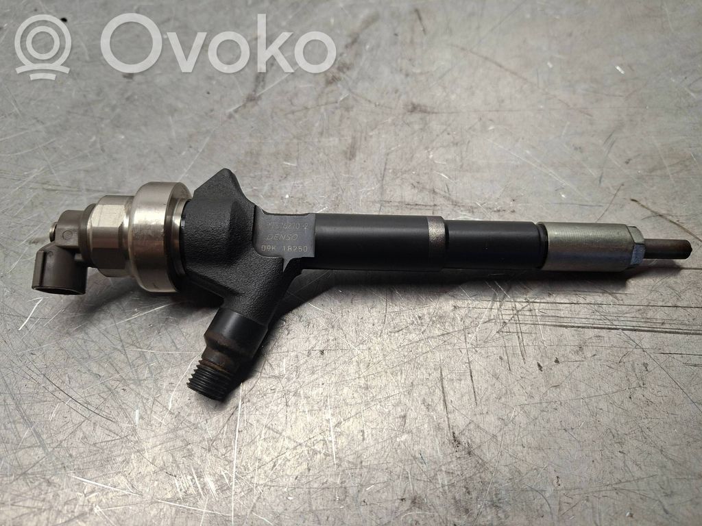 Opel Astra H Inyector de combustible 
