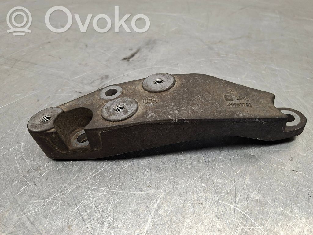 Opel Astra H Gearbox mounting bracket 