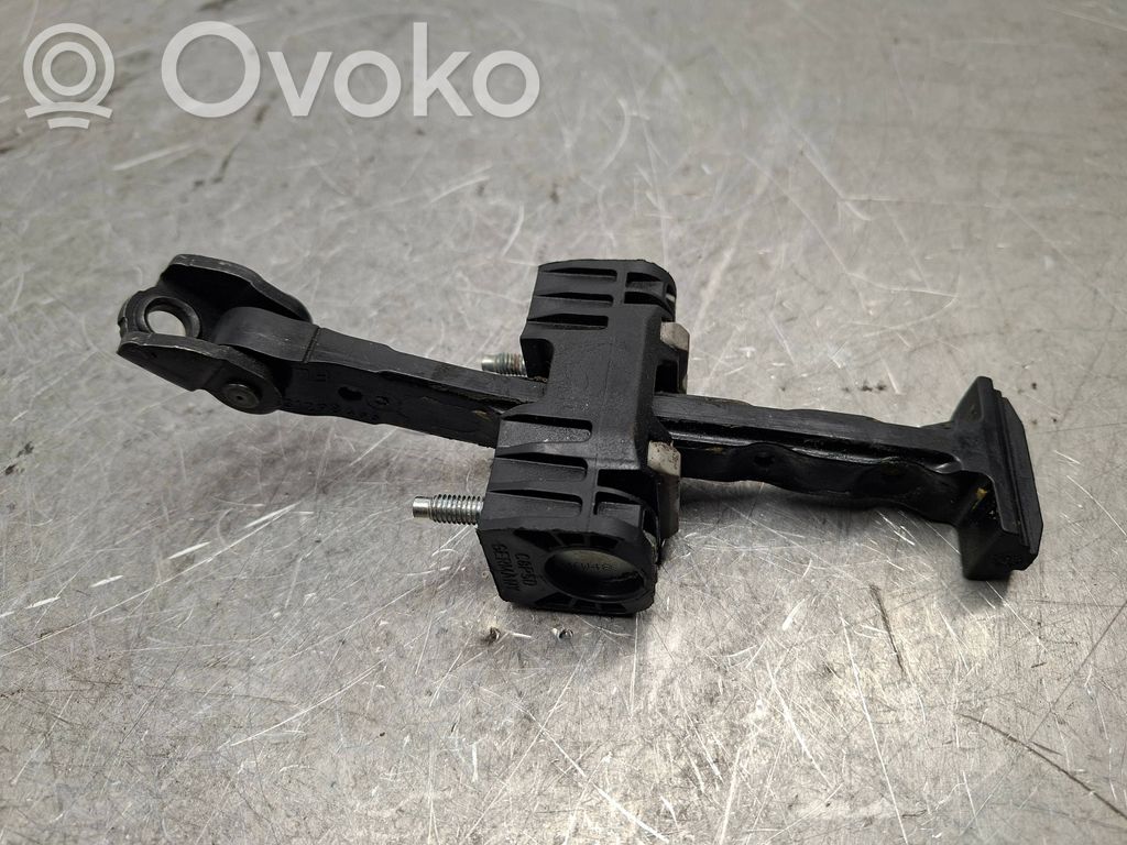 Volvo XC60 Etuoven pidätin 