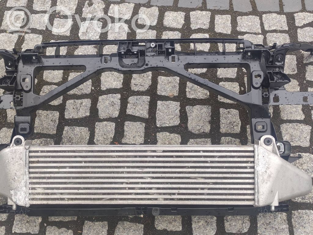 Audi RS3 Pas przedni 
