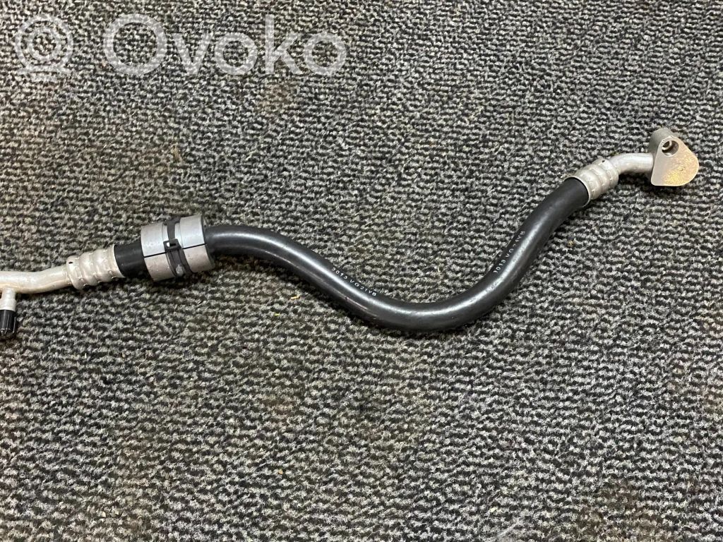 BMW 5 F10 F11 Moottorin vesijäähdytyksen putki/letku 
