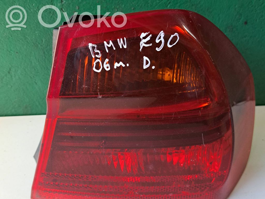 Rear/tail lights   6937458