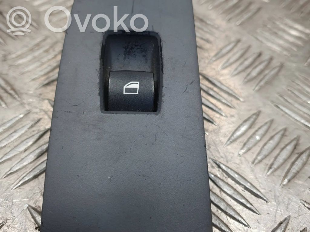 Electric window control switch   6951994,15939874,25104B,6935534