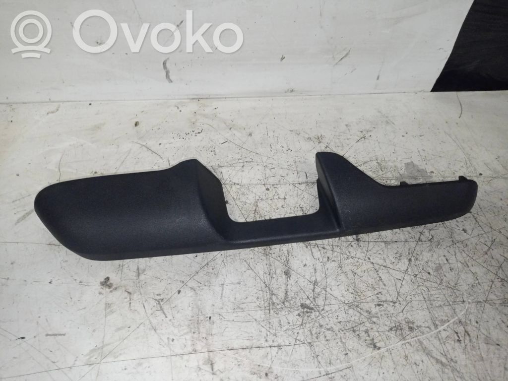 Ford Focus Obudowa klamki wewnętrznej drzwi przednich 
