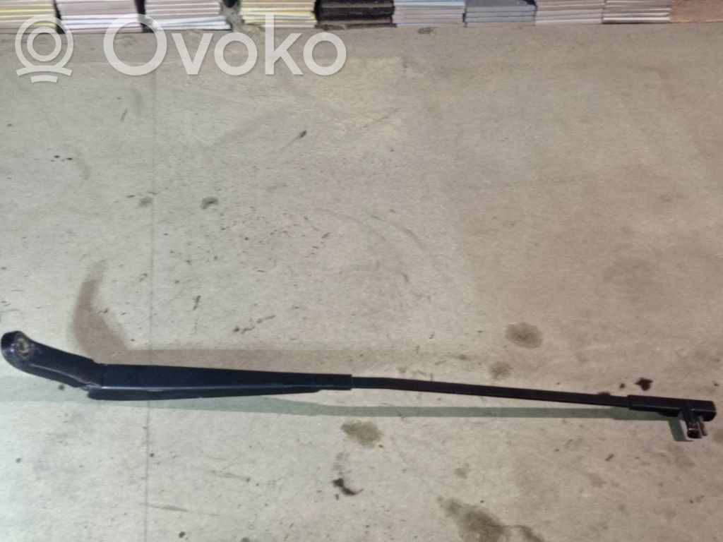 Peugeot 407 Ramię wycieraczki szyby przedniej / czołowej 