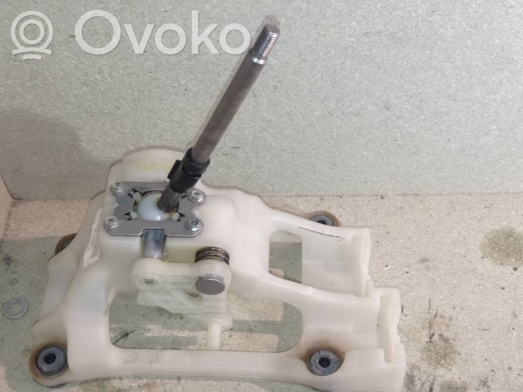 KIA Ceed Pavarų perjungimo mechanizmas (kulisa) 