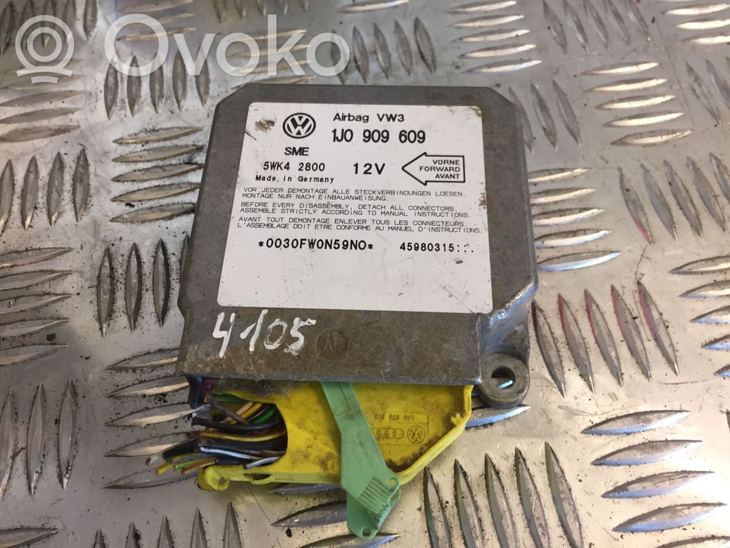 Volkswagen PASSAT B5.5 Unidad de control/módulo del Airbag 