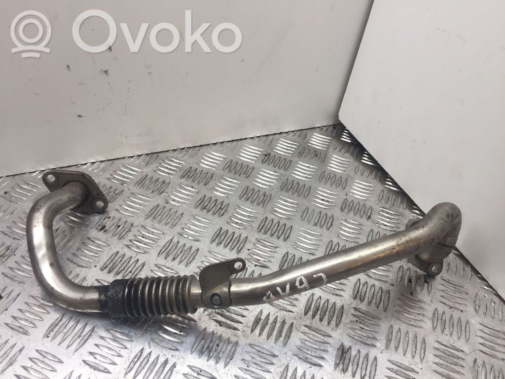 Volkswagen PASSAT B6 Трубка (трубки)/ шланг (шланги) 