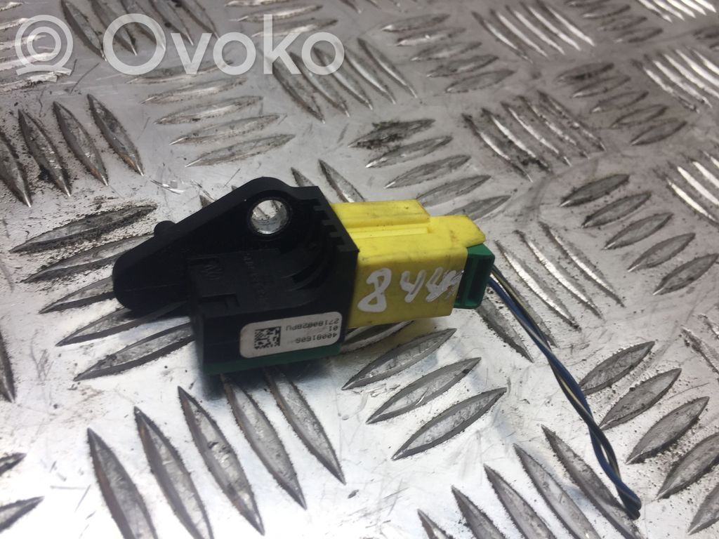 Volkswagen PASSAT B6 Airbag deployment crash/impact sensor 