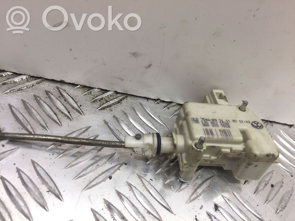 Volkswagen Golf IV Fuel tank cap lock 
