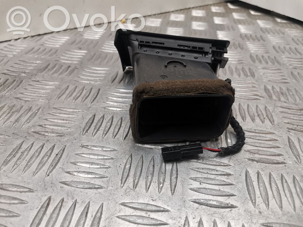 Audi A4 S4 B7 8E 8H Боковая воздушная решётка 