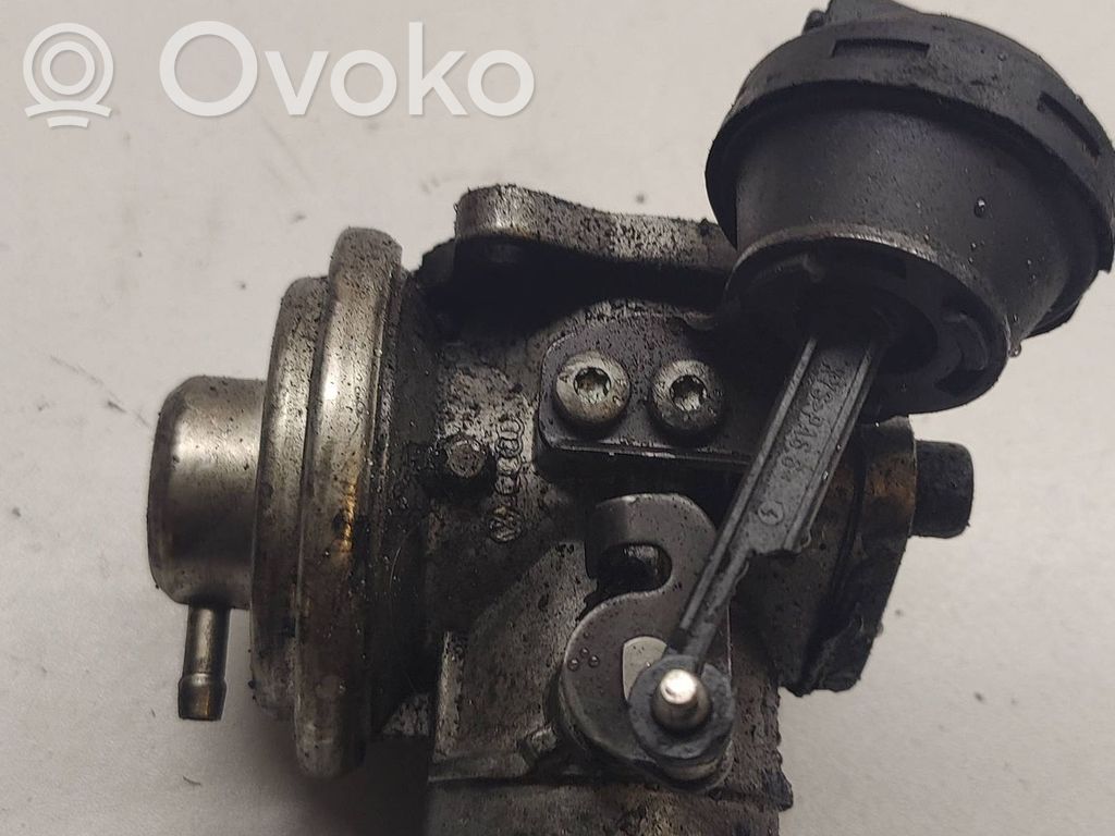 Volkswagen PASSAT B5.5 Zawór EGR 