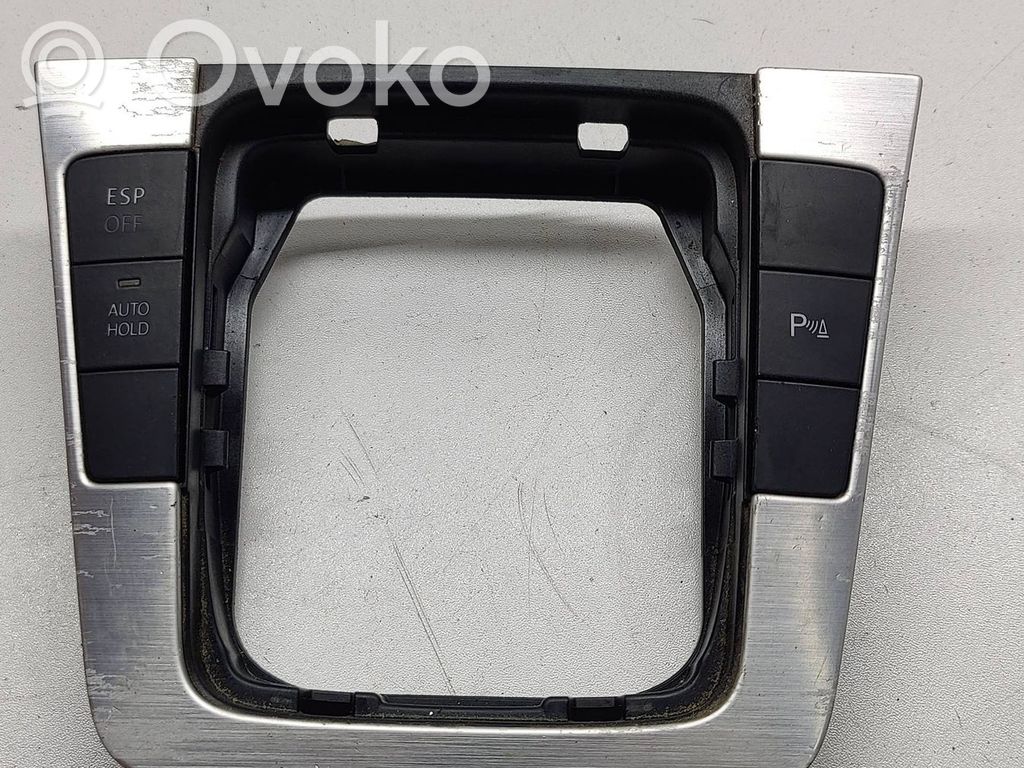 Volkswagen PASSAT B6 Ramka drążka zmiany biegów 