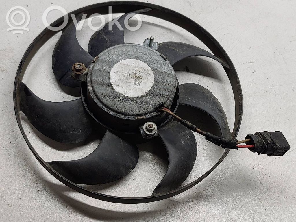 Volkswagen PASSAT B6 Elektryczny wentylator chłodnicy 