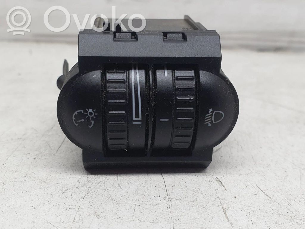 Headlight level height control switch   1Q0941333
