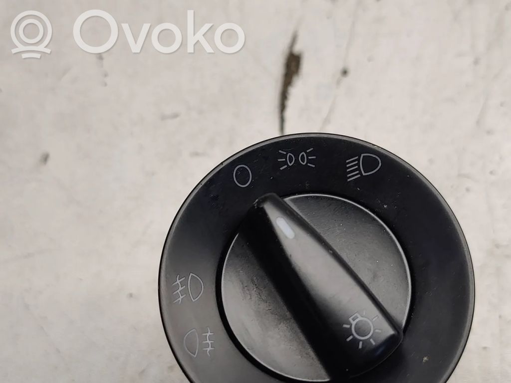 Volkswagen PASSAT B5.5 Light switch 