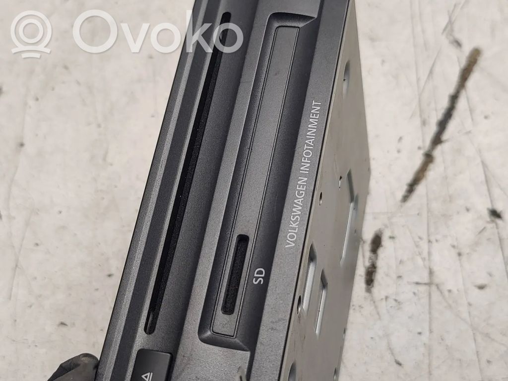 Volkswagen PASSAT B8 Radio/CD/DVD/GPS head unit 