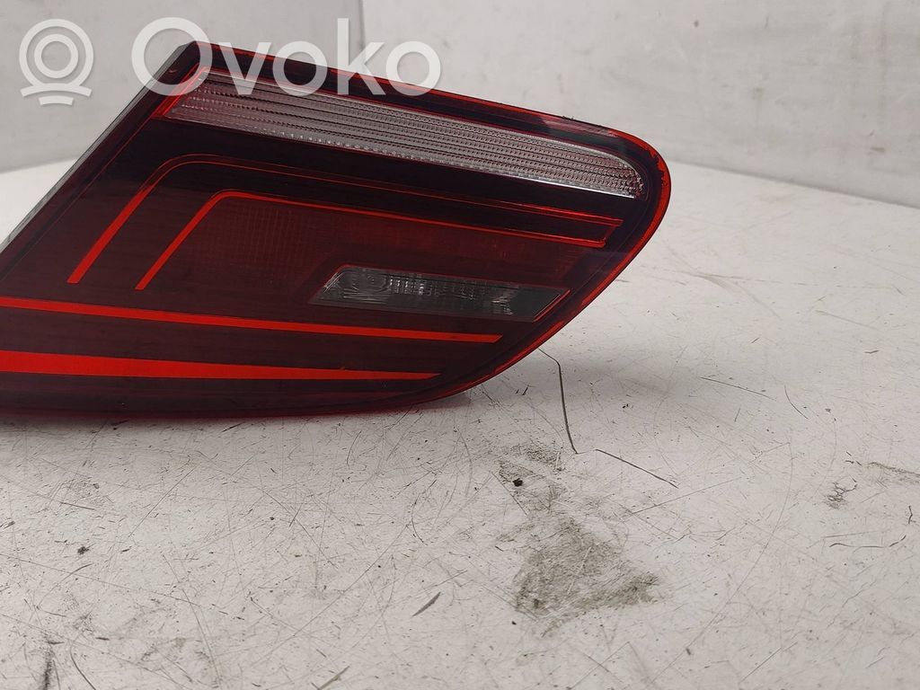 Volkswagen PASSAT CC Lampy tylnej klapy bagażnika 