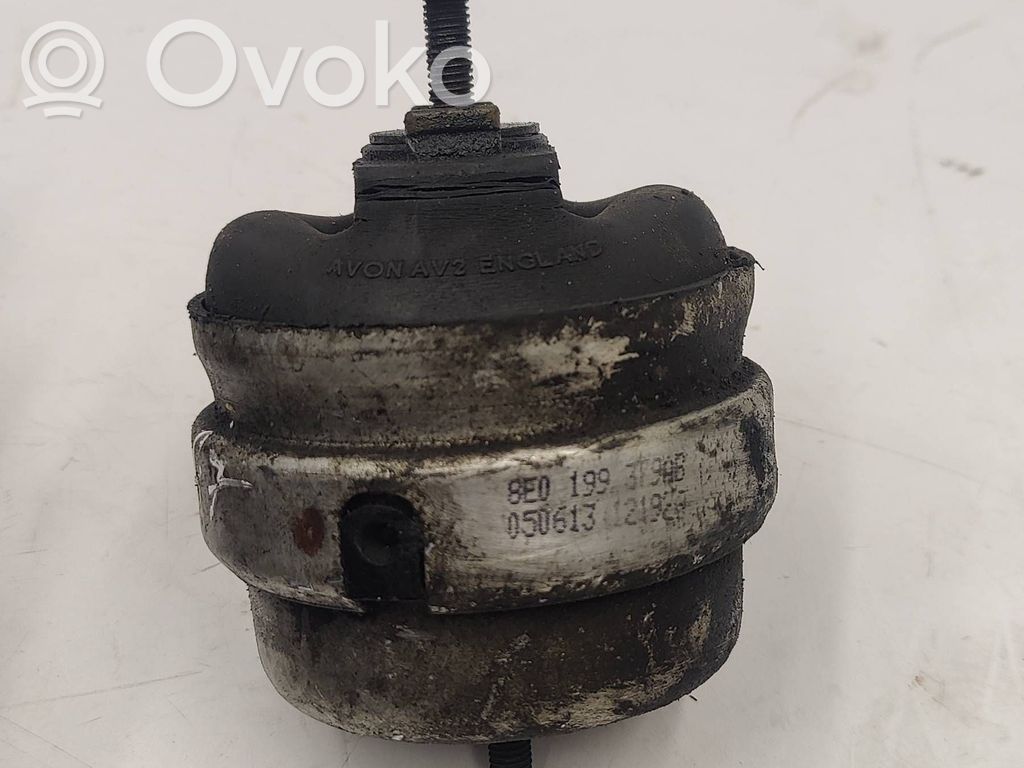 Audi A4 S4 B7 8E 8H Engine mount bracket 