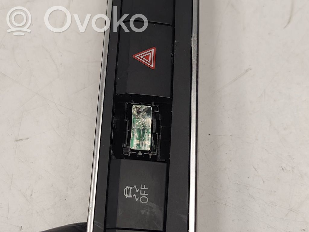 Hazard light switch