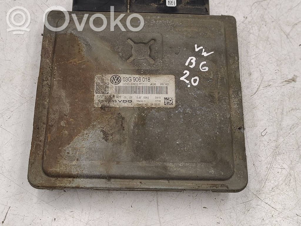 Volkswagen PASSAT B6 Engine control unit/module 