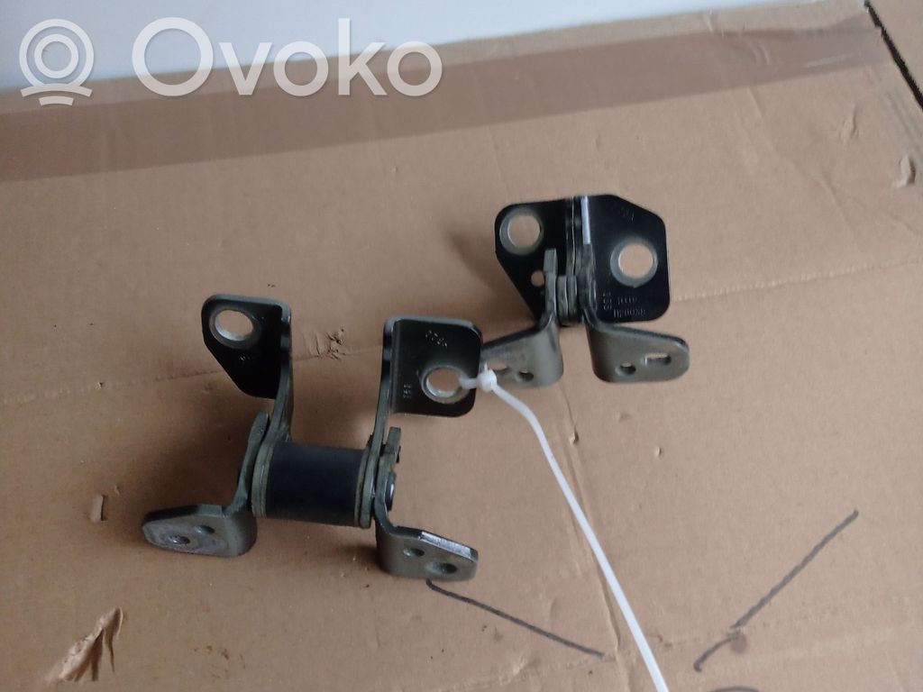 Chrysler Pacifica Front door hinge set 