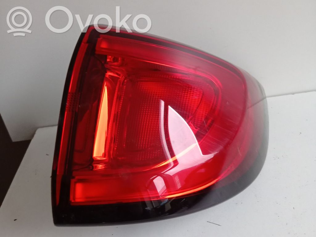 Chrysler Pacifica Rear/tail lights 