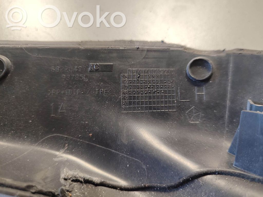 Chrysler Pacifica Wiper trim 