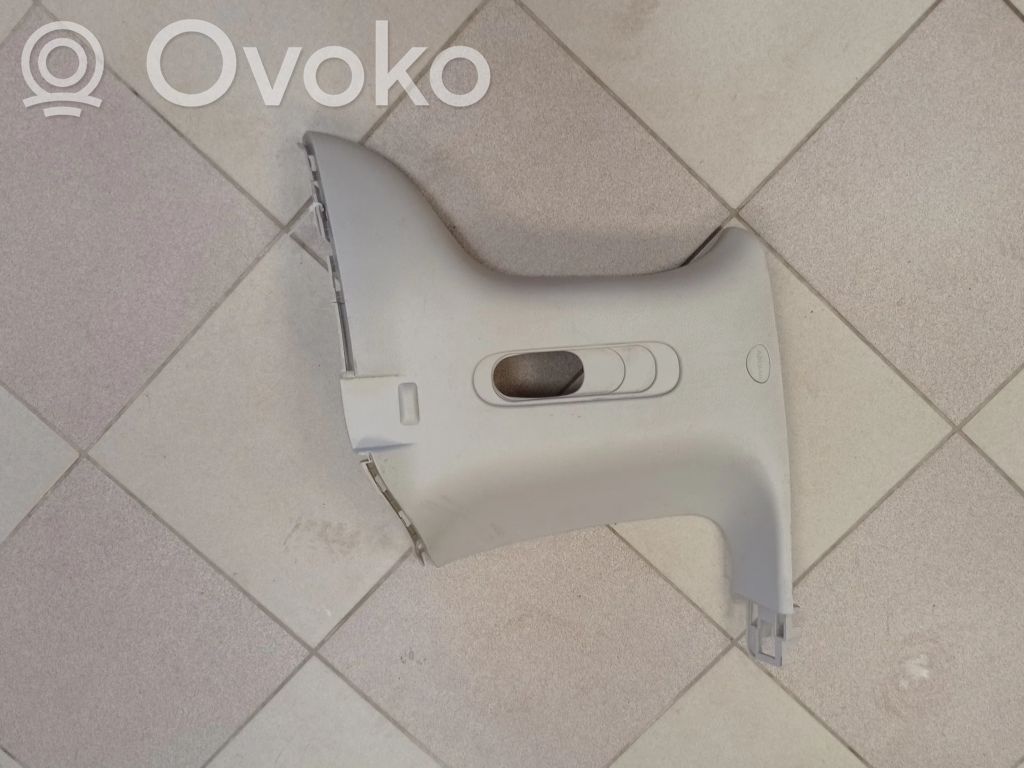 Chrysler Pacifica (C) pillar trim 