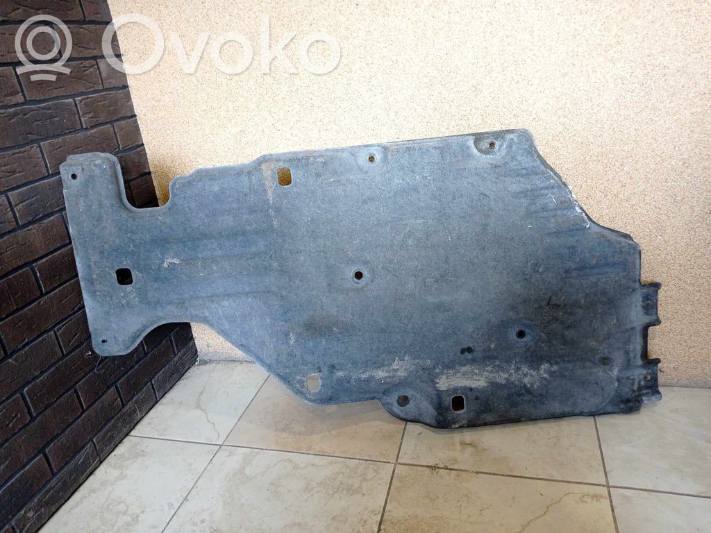 Chrysler Pacifica Fuel tank bottom protection 