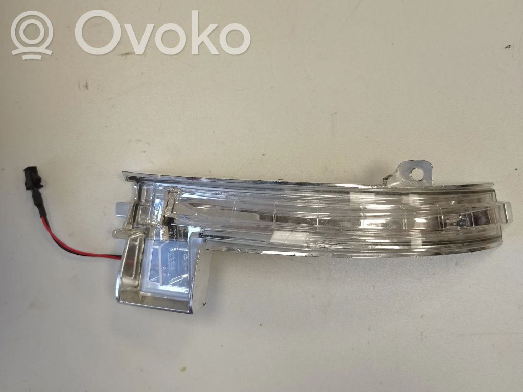 Chrysler Pacifica Mirror indicator light 