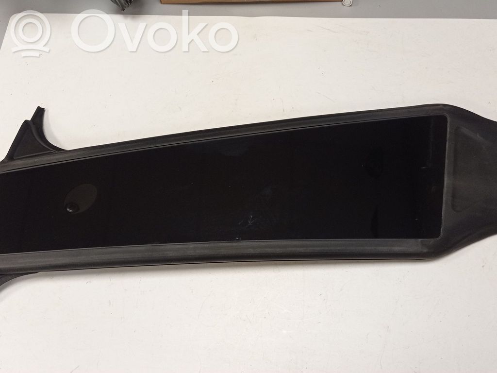 Tesla Model Y (B) Pillar trim (exterior) 