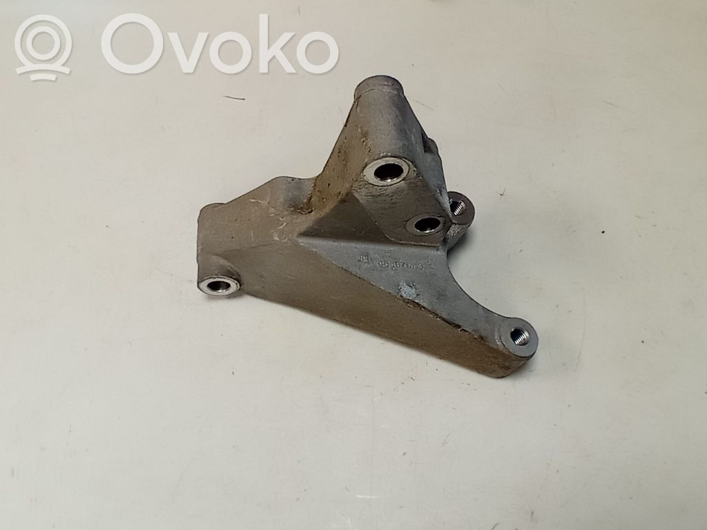 Buick Encore I Engine mounting bracket 