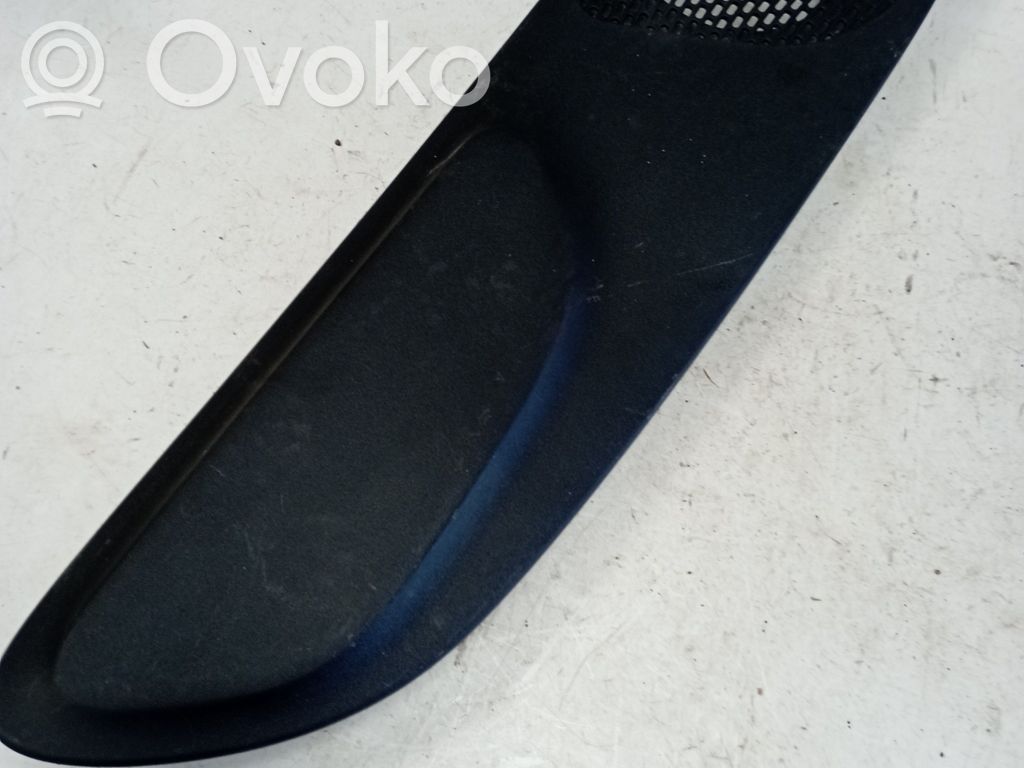 Chrysler Pacifica Tailgate/trunk side cover trim 