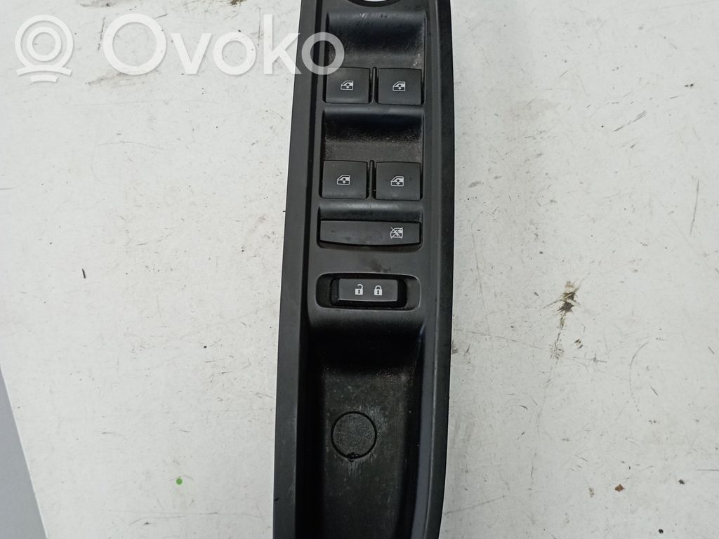 Buick Encore I Electric window control switch 
