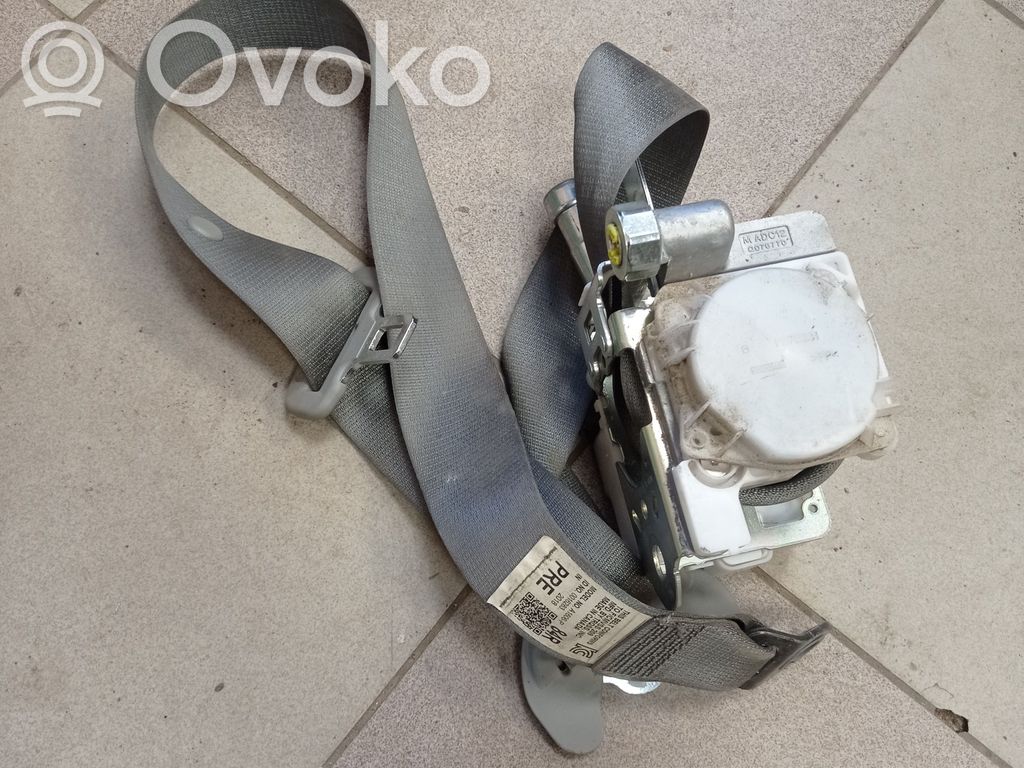 Toyota Sienna XL40 IV Rear seatbelt 
