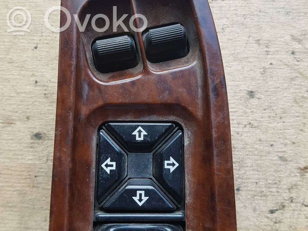 Wing mirror switch   4685055