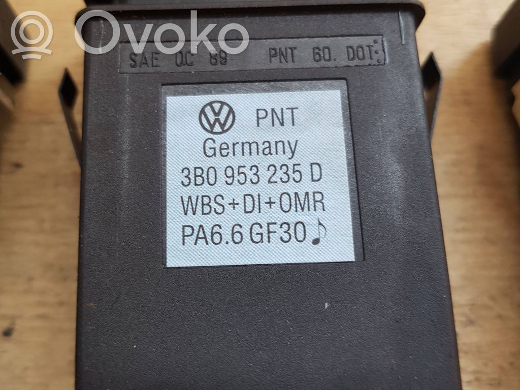 Volkswagen PASSAT B5.5 Przycisk świateł awaryjnych 