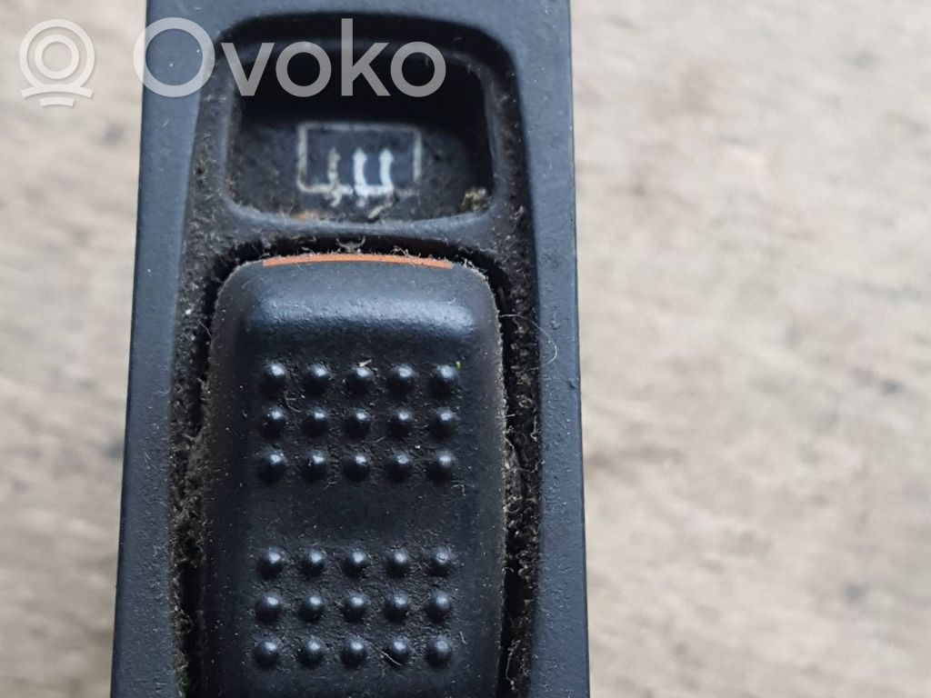 Windscreen/window heater switch   83BC18661AA