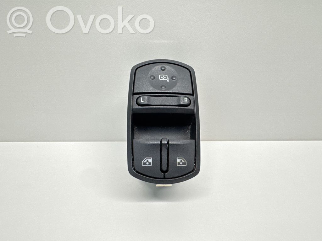 Opel Corsa E Electric window control switch 