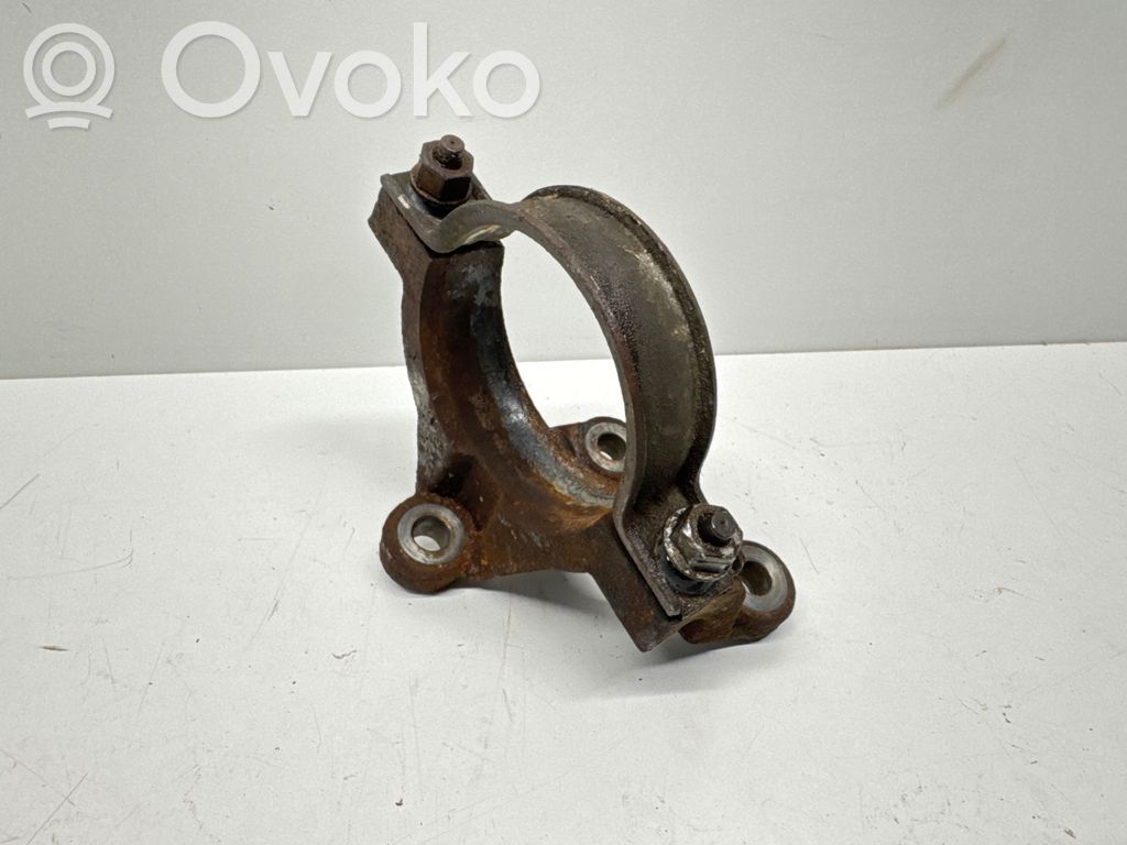 Ford Focus Driveshaft support bearing bracket 