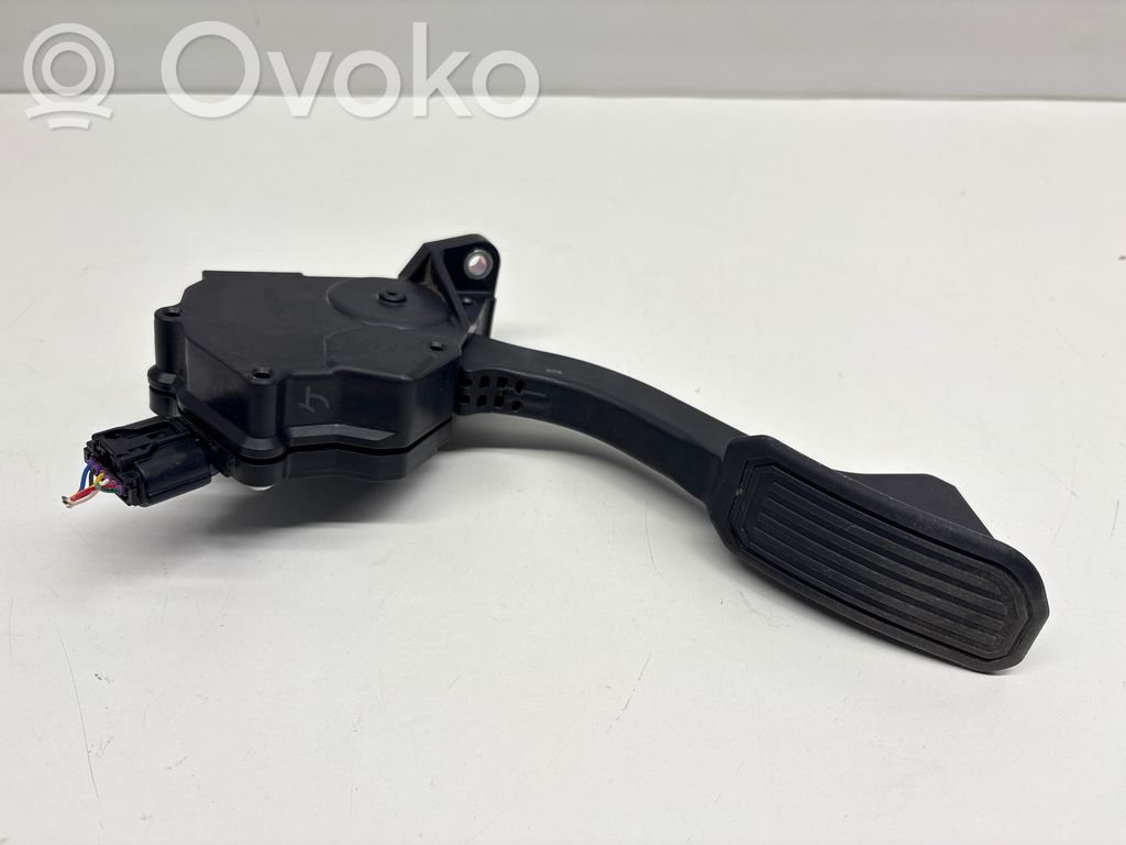Toyota Prius+ (ZVW40) Pedał gazu / przyspieszenia 