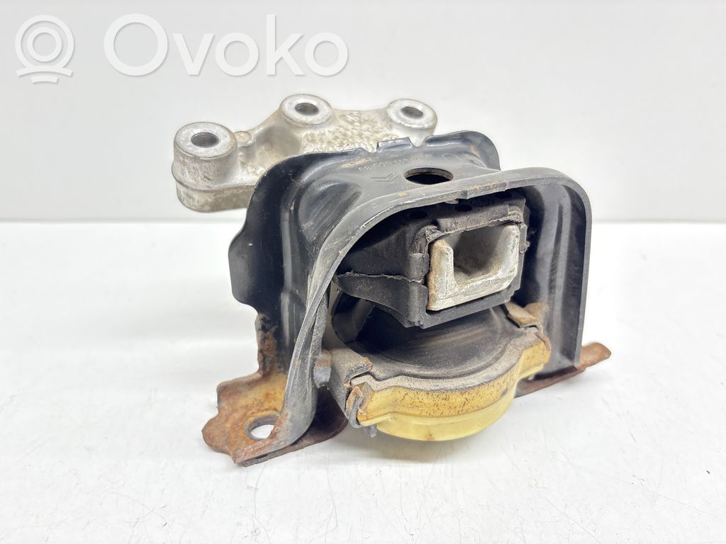 Peugeot 208 I Engine mount bracket 