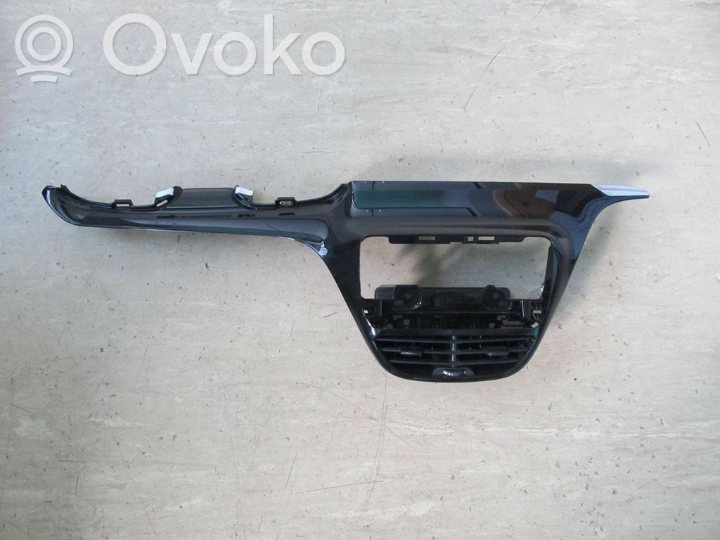 Peugeot 208 I Rivestimento pannello centrale del cruscotto 
