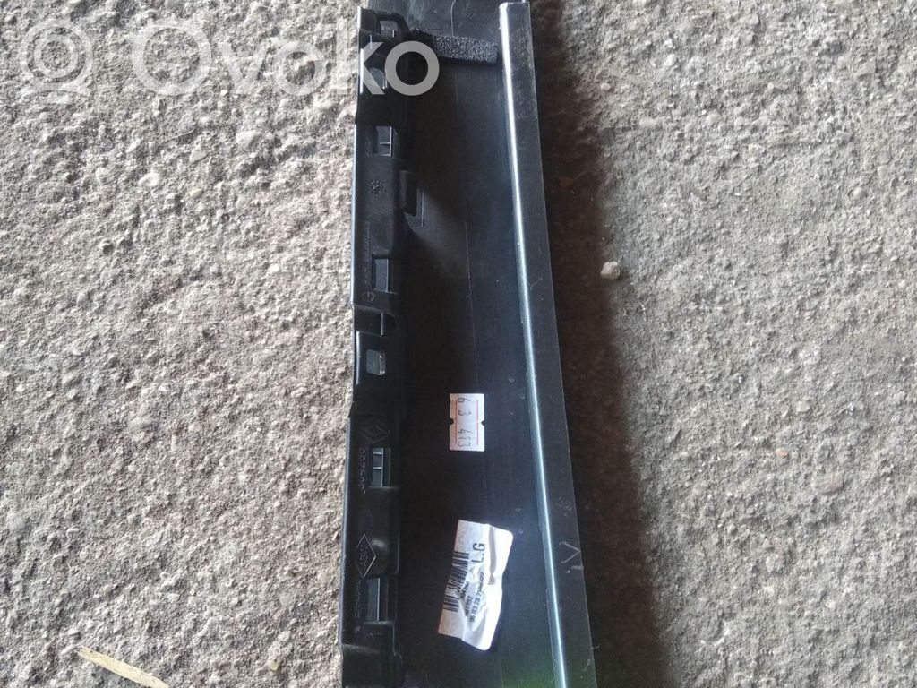 Renault Clio V Rear door glass trim molding 