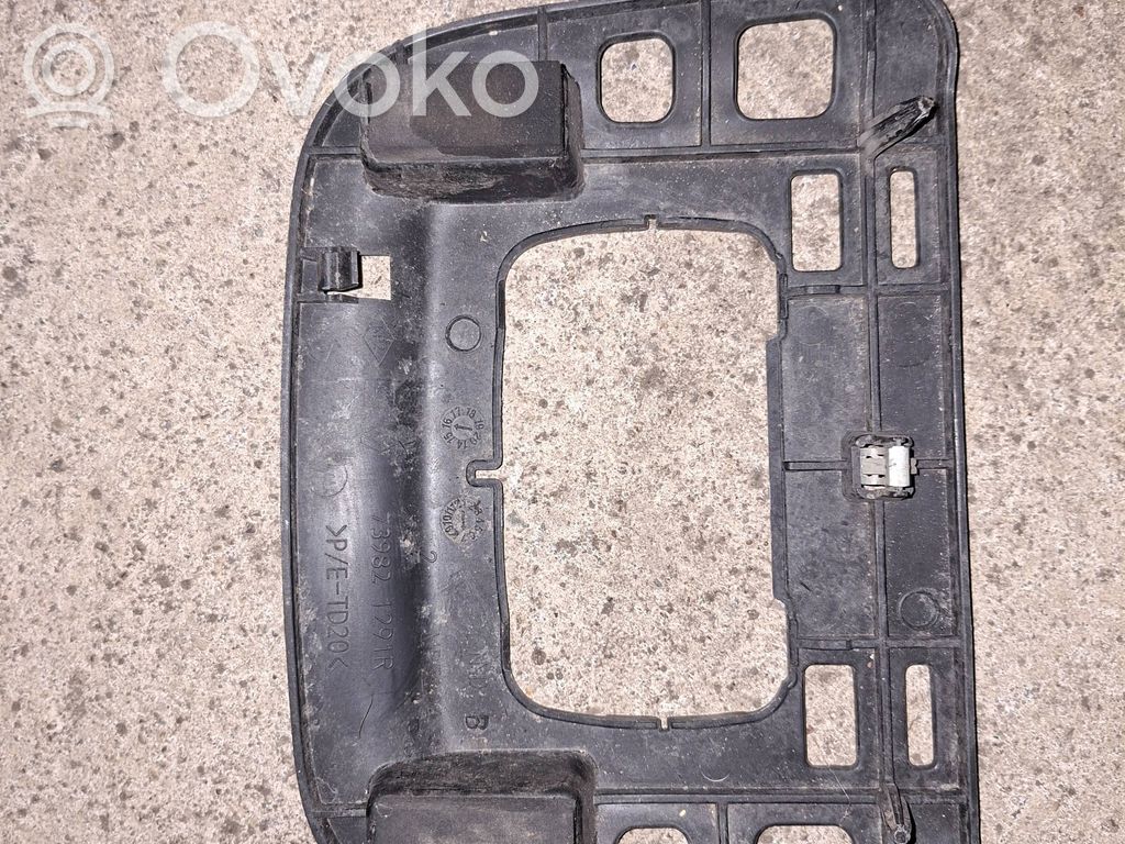 Renault Megane IV Garniture de console d'éclairage de ciel de toit 