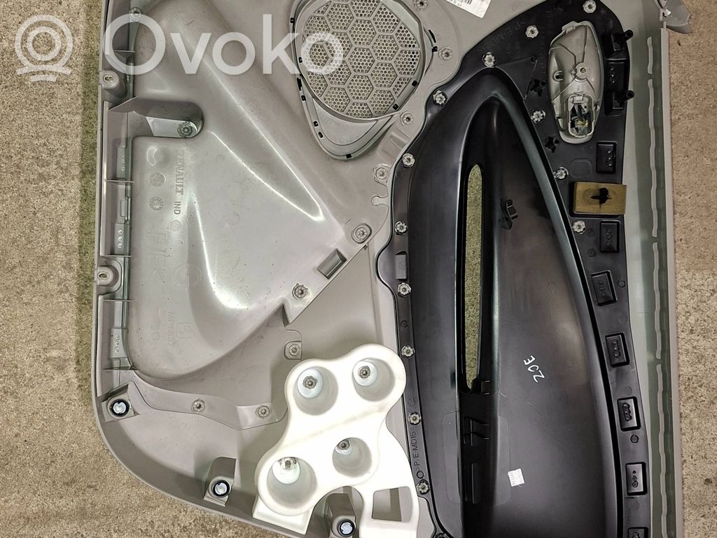Renault Zoe Boczki / Poszycie drzwi przednich 