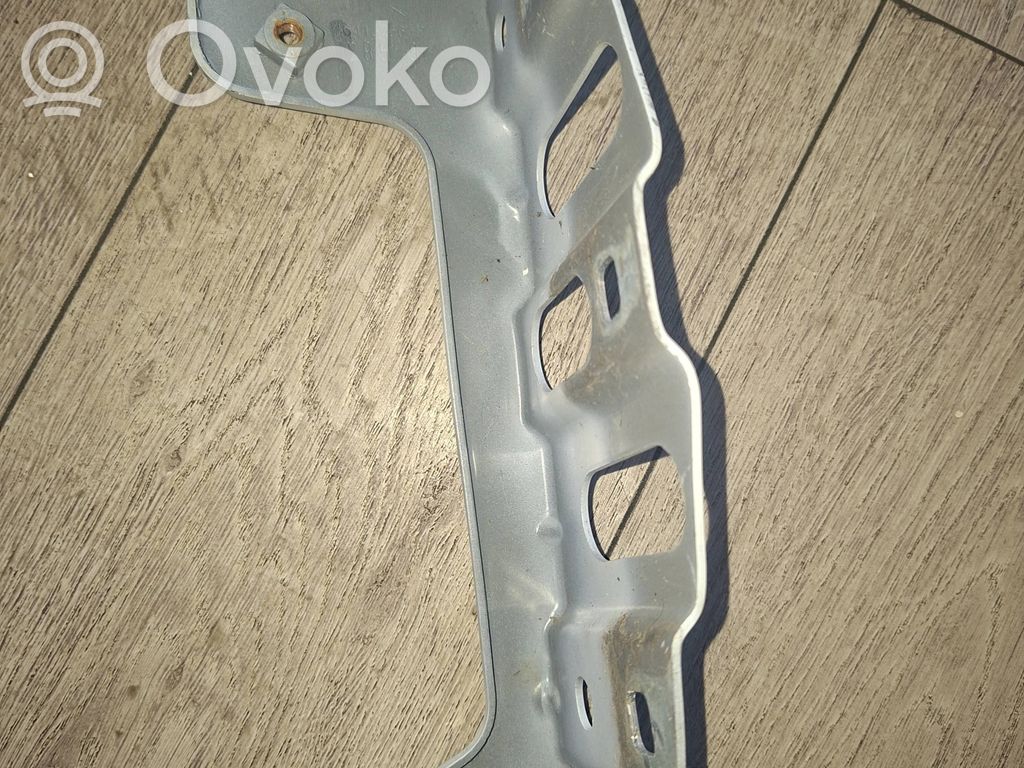 Renault Clio V Spārna stiprinājums 